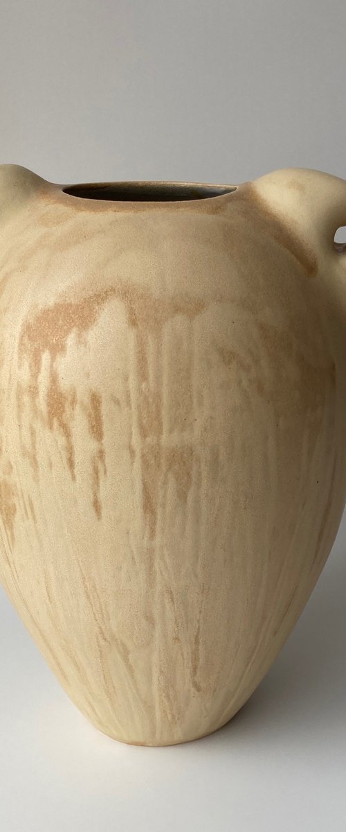 Light vessel by Larysa Boruta