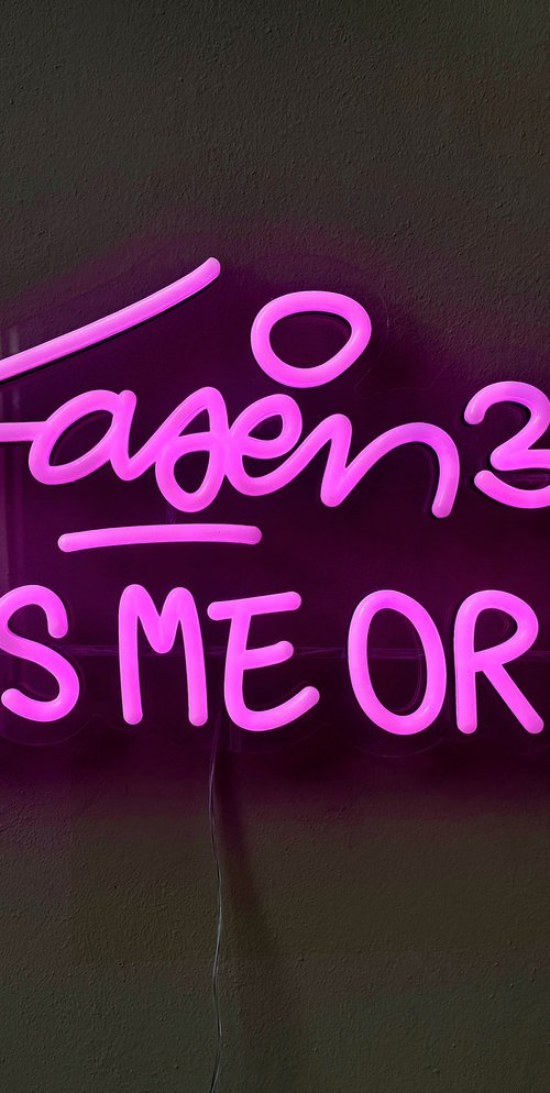 Kiss Me Or Die (Led Neon) by Laser 3.14