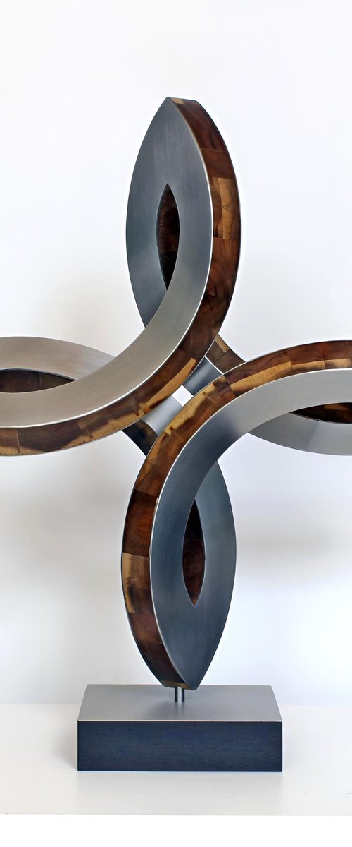 oscillating sequence by Nikolaus Weiler